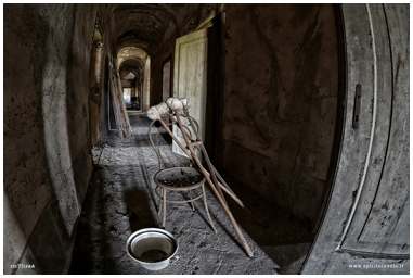 Stampelle nella casa di riposo RSA