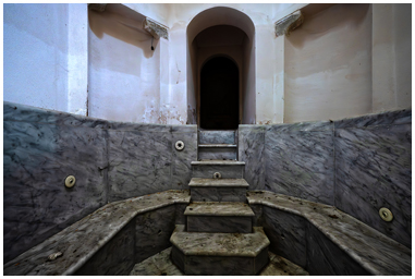 Vasca di mamro nelle terme abbandonate