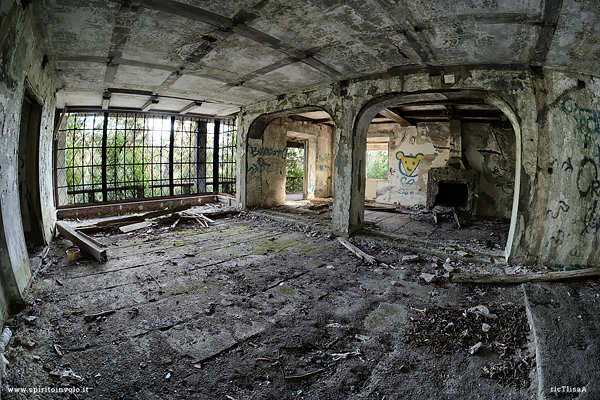 Salone nel villino abbandonato