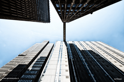 Grattacieli stilizzati ad Atlanta visti dal basso