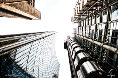 Grattacieli nella city di Londra visti dal basso