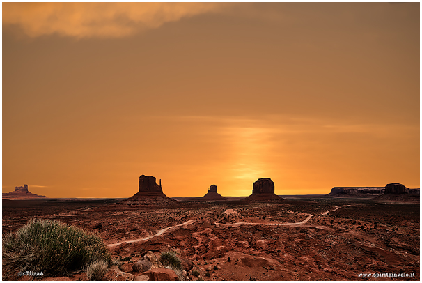 Monument Valley al tramonto
