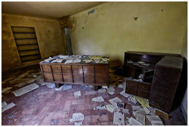 Fotografia ambulatorio della casa abbandonata del medico