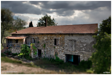 Fotografia con drone di un Podere abbandonato in Toscana