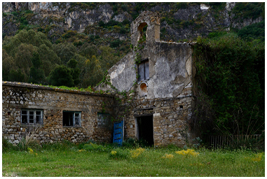 Fotografia della facciata della chiesa delle terme di Sclafani bagni in Sicilia
