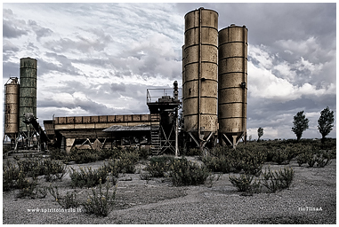 Fotografia industria frantumazione pietre in Toscana