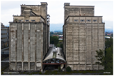 Fotografia con drone del Molino Pardini a Lucca