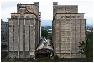Fotografia con drone del Molino Pardini a Lucca