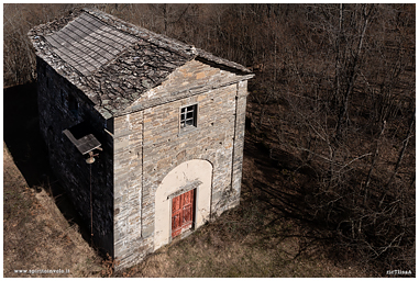 Chiesa del santo con gli stivali vista dal drone