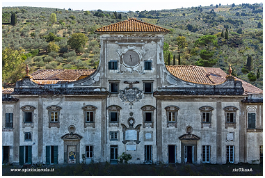 Fotografia con drone della Villa Larderel