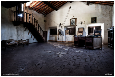 Altare della chiesa dei cipressi