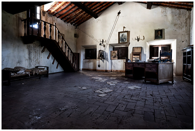 Altare della chiesa dei cipressi