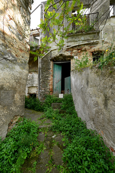 Case diroccate a Alianello vecchio