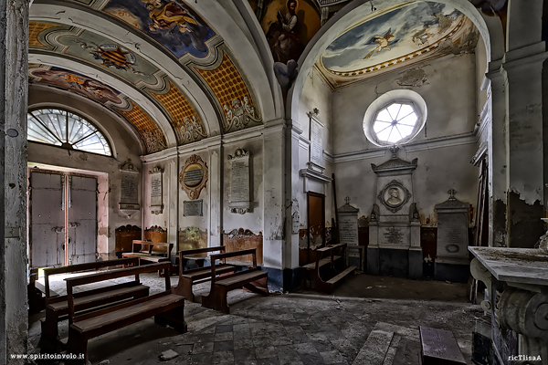 Vista interna della Cappella Tommasi a Livorno