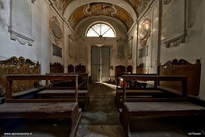 Vista del dietro della Cappella Tommasi a Livorno