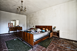 Foto urbex della casa dei ritratti