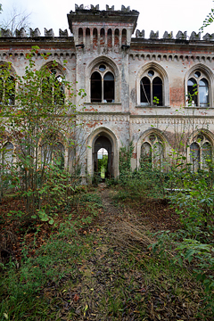 Ingresso posteriore della limonaia di Cascina Alluvioni