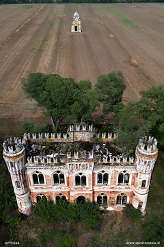 Limonaia e cappella della Cascina Alluvioni viste dal drone