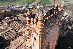 Il castello di Sammezzano visto dal drone