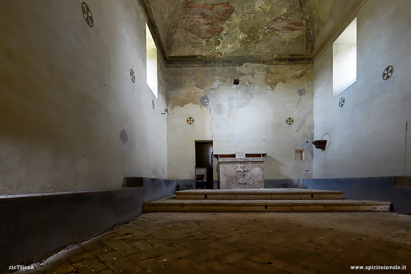 Altare della chiesa di Castiglion Ghinibaldi