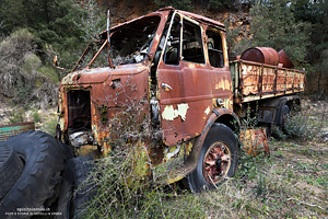 Camion nel cementificio colorato