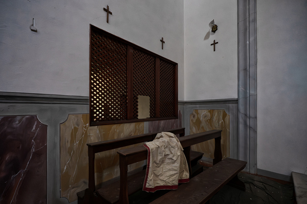 Panche della chiesa delle salesie