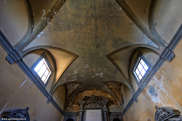 Soffitto della chiesa della via crucis