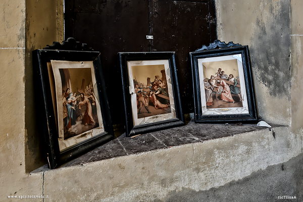 Dipinti di Gesù che porta la croce