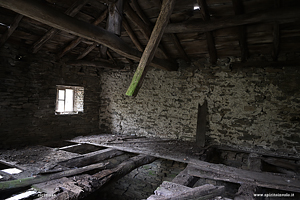 Foto del borgo abbandonato di Formentara in Toscana