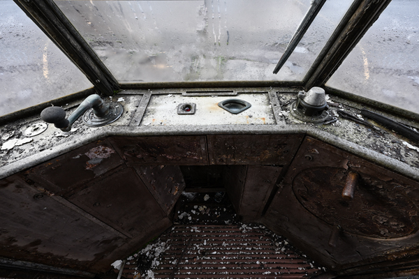 Strumenti controllo di un tram abbandonato