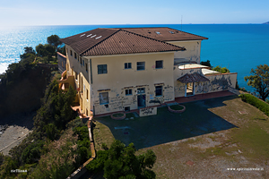 Hotel Godilonda abbandonato a Castiglioncello