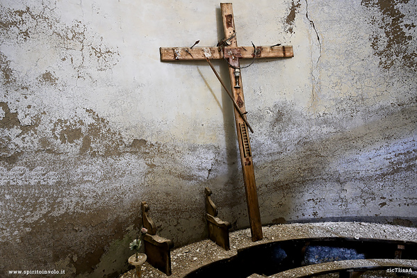 Croce all'interno dell'Oratorio di Santa Croce a Conciliara