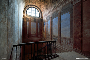 Ingresso del palazzo dei Conti Morra in Piemonte
