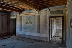 Foto di un salone del Palazzo della contessa in Toscana