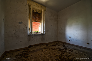 Foto urbex della piccola casa