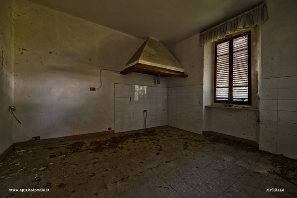 Foto urbex della piccola casa