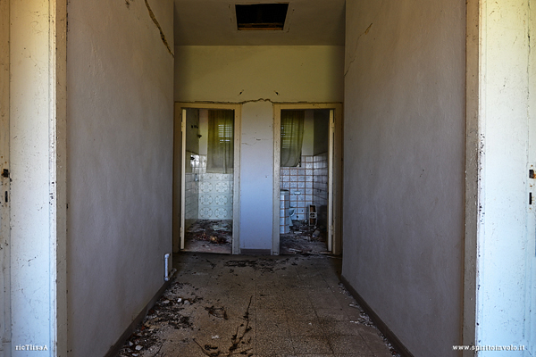 Foto urbex della piccola casa