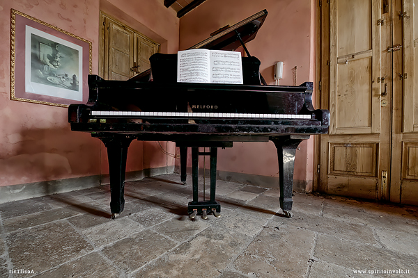 Pianoforte nella casa vacanze degli scacchi e della musica