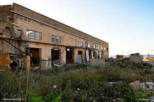 Foto di una Segheria marmo abbandonata In Sicilia