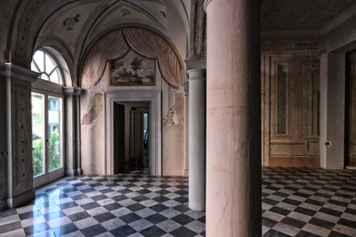 Atrio con colonne nelle Terme abbandonate