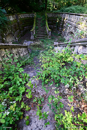 Piscina nel parco delle Terme della Torretta