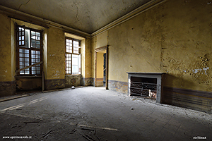 Caminetto della Villa della conchiglia a Carpeneto
