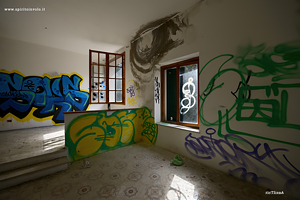 Foto urbex della villa del nulla