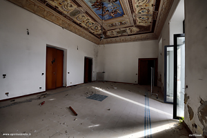 Stanza della villa della scalinata bianca