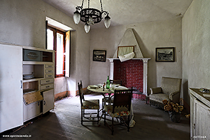 Foto della cucina nella Villa dello stilista in Piemonte