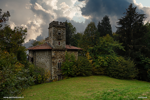 Foto della facciata della Villa dello stilista in Piemonte