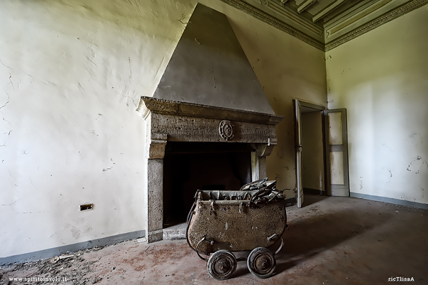 Passeggino nella villa delle due sorelle