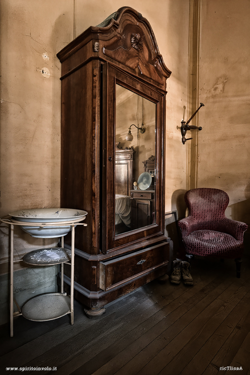 Armadio nella villa del mezzadro
