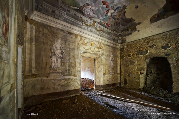 Ingresso affrescato a Villa Mirabella