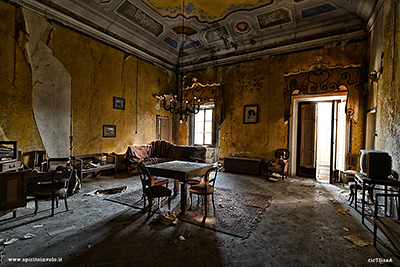 Il salone giallo di Villa Runia